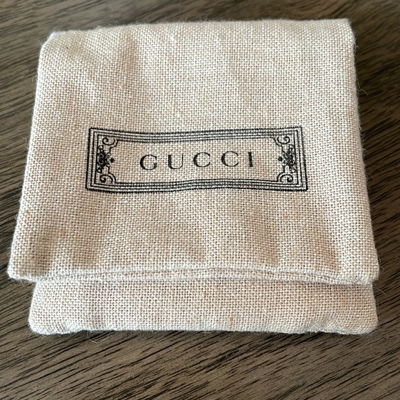 Gucci Interlocking Pendant Necklace NWOT - Picture 5 of 11